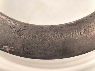 1.Weltkrieg, Aschenbecher aus Preßglas mit versilberter Montierung und Gravur " Weihnachten 1915, 19. res. Div." Durchmesser etwa 14,5cm