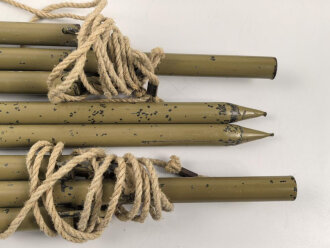 Afrikakorps / Tropen, Moskitonetz für das Feldbett mit vollständigem Gestänge von 1942, dazu ein Transportsack. Eigentumsvermerk des Obergefreiten Neumann.