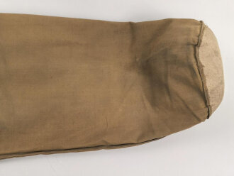 Afrikakorps / Tropen, Moskitonetz für das Feldbett mit vollständigem Gestänge von 1942, dazu ein Transportsack. Eigentumsvermerk des Obergefreiten Neumann.