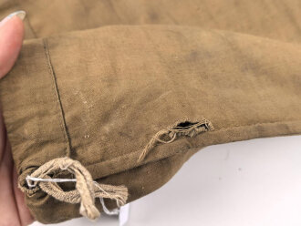 Afrikakorps / Tropen, Moskitonetz für das Feldbett mit vollständigem Gestänge von 1942, dazu ein Transportsack. Eigentumsvermerk des Obergefreiten Neumann.