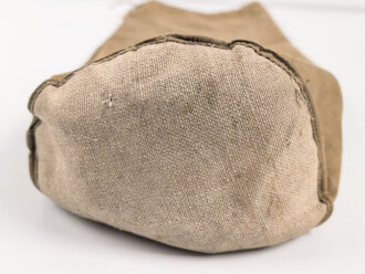 Afrikakorps / Tropen, Moskitonetz für das Feldbett mit vollständigem Gestänge von 1942, dazu ein Transportsack. Eigentumsvermerk des Obergefreiten Neumann.