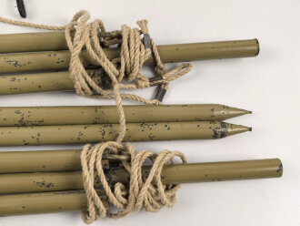 Afrikakorps / Tropen, Moskitonetz für das Feldbett mit vollständigem Gestänge von 1942, dazu ein Transportsack. Eigentumsvermerk des Obergefreiten Neumann.