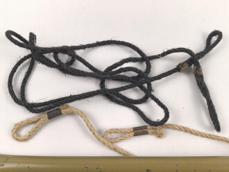 Afrikakorps / Tropen, Moskitonetz für das Feldbett mit vollständigem Gestänge von 1942, dazu ein Transportsack. Eigentumsvermerk des Obergefreiten Neumann.