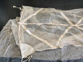 Afrikakorps / Tropen, Moskitonetz für das Feldbett mit vollständigem Gestänge von 1942, dazu ein Transportsack. Eigentumsvermerk des Obergefreiten Neumann.