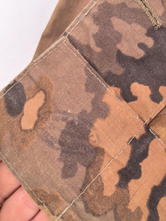 Waffen SS , Zeltbahn "Platane "Tarn, getragenes Stück, farbfrisch. In einer Ecke ein ovaler Herstellerstempel