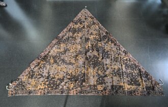 Waffen SS , Zeltbahn "Platane"Tarn, ungetragenes , leicht defektes Stück, farbfrisch.