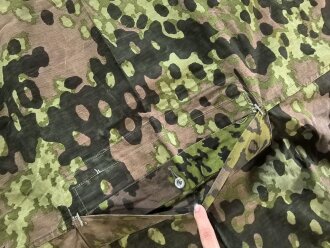 Waffen SS , Zeltbahn "Platane"Tarn, ungetragenes , leicht defektes Stück, farbfrisch.