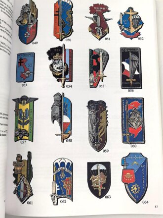 "Les Insignes des Promotions Parachutistes - Biographies Illustrations" 249 Seiten, gebraucht DIN A4