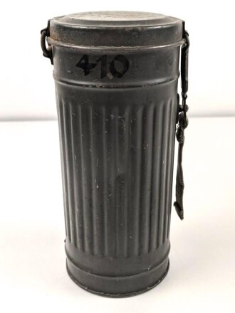 Bereitschaftsbüchse Modell 1938 mit  Gasmaske und Filter der Wehrmacht. Guter Gesamtzustand