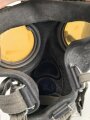 Bereitschaftsbüchse Modell 1938 mit  Gasmaske und Filter der Wehrmacht. Guter Gesamtzustand