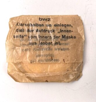 Original getarnte Bereitschaftsbüchse Modell 1938  für eine Gasmaske der Wehrmacht. Datiert 1939,  Der Trageriemen im Verlauf des Krieges ergänzt