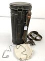 Bereitschaftsbüchse Modell 1938  für eine Gasmaske der Wehrmacht. Datiert 1940, guter Gesamtzustand