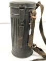 Bereitschaftsbüchse Modell 1938  für eine Gasmaske der Wehrmacht. Datiert 1940, guter Gesamtzustand