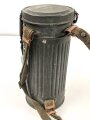 Bereitschaftsbüchse Modell 1938  für eine Gasmaske der Wehrmacht. Datiert 1940, guter Gesamtzustand