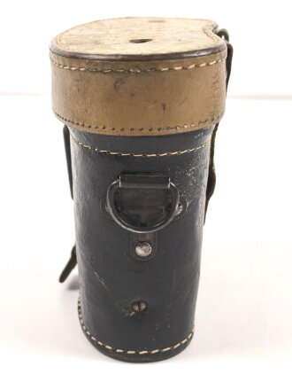 Behälter aus Ersatzmaterial für Dienstglas 6 x 30 der Wehrmacht aus Preßmasse. Hersteller cxn, Variante mit gelbem Deckel, guter Zustand