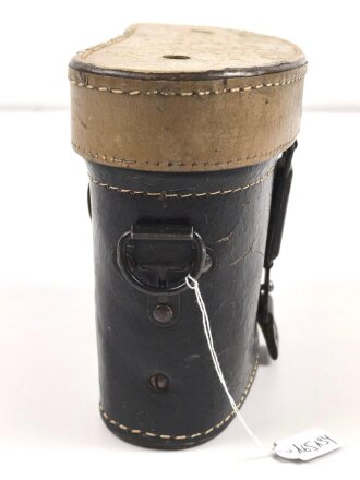 Behälter aus Ersatzmaterial für Dienstglas 6 x 30 der Wehrmacht aus Preßmasse. Hersteller cxn, Variante mit gelbem Deckel, guter Zustand