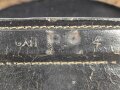 Behälter aus Ersatzmaterial für Dienstglas 6 x 30 der Wehrmacht aus Preßmasse. Hersteller cxn, Variante mit gelbem Deckel, guter Zustand