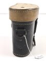 Behälter aus Ersatzmaterial für Dienstglas 6 x 30 der Wehrmacht aus Preßmasse. Hersteller cxn, Variante mit gelbem Deckel, guter Zustand