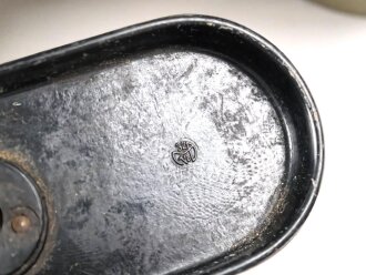 U-Boot Kommandantenglas 8 x 60  der Kriegsmarine. Hersteller blc, Seriennummer 48832.  Glasklare Duchsicht mit wenigen kleinen " Pünktchen" , rechts senkrechte Strichplatte. Originallack, links rissig