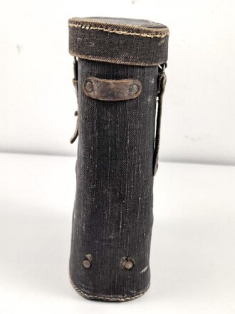Behälter für ein Dienstglas 10 x 50 der Wehrmacht. Unter deutscher Besatzung gefertigt von Huet Paris. Gebraucht, guter Gesamtzustand