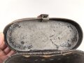 Behälter für ein Dienstglas 10 x 50 der Wehrmacht. Unter deutscher Besatzung gefertigt von Huet Paris. Gebraucht, guter Gesamtzustand