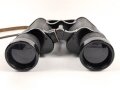 Dienstglas 7 x 50 Wehrmacht, im Behälter. Das Glas in sehr gutem Zustand, Hersteller rln für Zeiss Jena ab 1944, Glasklare Durchsicht, keine Strichplatte. Der Behälter aus Ersatzmaterial zugehörig, innen gelb.