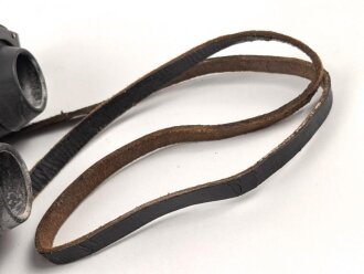 Kriegsmarine, U Boot Fernglas DF 7 x 50. Hersteller blc. Klare Durchsicht, Originallack, die Gummiarmierung  weich, aber zum Teil rissig.
