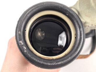 Kriegsmarine, U Boot Fernglas DF 7 x 50. Hersteller blc. Klare Durchsicht, Originallack, die Gummiarmierung  weich, aber zum Teil rissig.