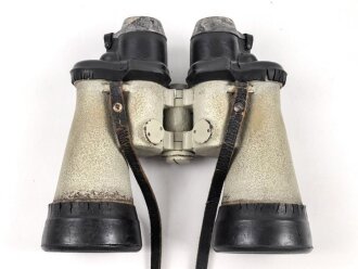 Kriegsmarine, U Boot Fernglas DF 7 x 50. Hersteller blc. Klare Durchsicht, Originallack, die Gummiarmierung  weich, aber zum Teil rissig.