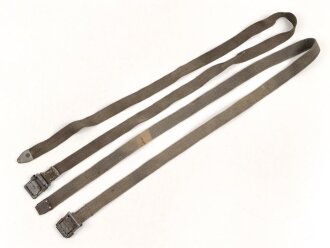 Paar Webriemen Wehrmacht. Vermutlich für Fahrzeugplanen oder ähnliches, Länge je etwa 115cm