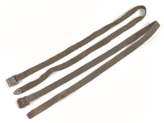 Paar Webriemen Wehrmacht. Vermutlich für Fahrzeugplanen oder ähnliches, Länge je etwa 115cm