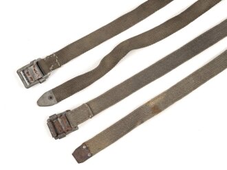 Paar Webriemen Wehrmacht. Vermutlich für Fahrzeugplanen oder ähnliches, Länge je etwa 115cm