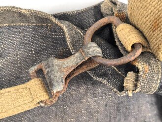 Paar Tragetaschen für Maschinengewehr Gurtkästen ( Patronenkästen ) der Wehrmacht. Getragenes Paar in gutem Gesamtzustand