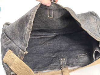 Paar Tragetaschen für Maschinengewehr Gurtkästen ( Patronenkästen ) der Wehrmacht. Getragenes Paar in gutem Gesamtzustand