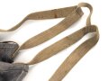 Paar Tragetaschen für Maschinengewehr Gurtkästen ( Patronenkästen ) der Wehrmacht. Getragenes Paar in gutem Gesamtzustand