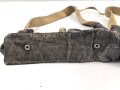 Paar Tragetaschen für Maschinengewehr Gurtkästen ( Patronenkästen ) der Wehrmacht. Getragenes Paar in gutem Gesamtzustand