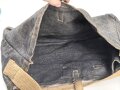 Paar Tragetaschen für Maschinengewehr Gurtkästen ( Patronenkästen ) der Wehrmacht. Getragenes Paar in gutem Gesamtzustand