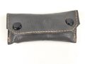 Reinigungstuch für optisches Gerät der Wehrmacht, in Kunstlederhülle