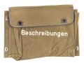 Tasche für " Beschreibungen" in Kraftfahrzeug der Wehrmacht. Maße etwa 26 x 37cm