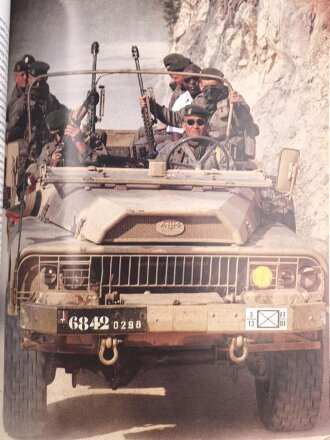 "La Legion etrangere - Einsätze und Operationen in den 90ern" 96 Seiten, gebraucht ca. DIN A4