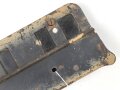 Teil eines "Notek" Kraftfahrzeug Rücklicht zum Nachtmarschgerät der Wehrmacht. Originallack