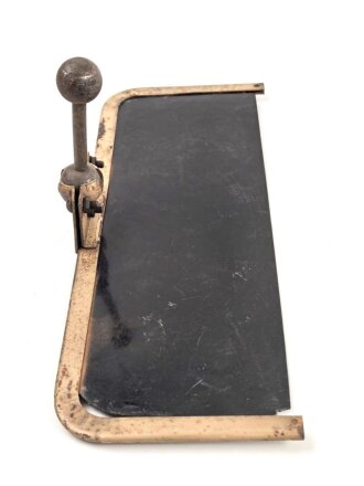 Sonnenblende für ein Kraftfahrzeug der Wehrmacht. Originallack, Breite etwa 32cm