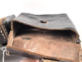 Magazintasche für zwei K43 Magazine der Wehrmacht. Getragenes Stück, ein Verschluss defekt