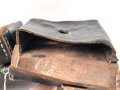 Magazintasche für zwei K43 Magazine der Wehrmacht. Getragenes Stück, ein Verschluss defekt