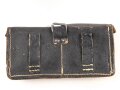 Magazintasche für zwei K43 Magazine der Wehrmacht. Getragenes Stück, ein Verschluss defekt