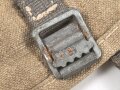 Unvollständiges Paar Tragetaschen für Maschinengewehr Gurtkästen ( Patronenkästen ) der Wehrmacht.