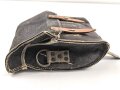 Tasche für Signalpatronen zur Leuchtpistole 42 der Wehrmacht. Ungetragenes Stück in sehr gutem Gesamtzustand, blaues Webleinen