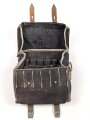 Tasche für Signalpatronen zur Leuchtpistole 42 der Wehrmacht. Ungetragenes Stück in sehr gutem Gesamtzustand, blaues Webleinen