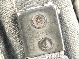 Tasche für Signalpatronen zur Leuchtpistole 42 der Wehrmacht. Ungetragenes Stück in sehr gutem Gesamtzustand,  Webleinen mit zugehörigem Trageriemen