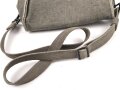 Tasche für Signalpatronen zur Leuchtpistole 42 der Wehrmacht. Ungetragenes Stück in sehr gutem Gesamtzustand,  Webleinen mit zugehörigem Trageriemen